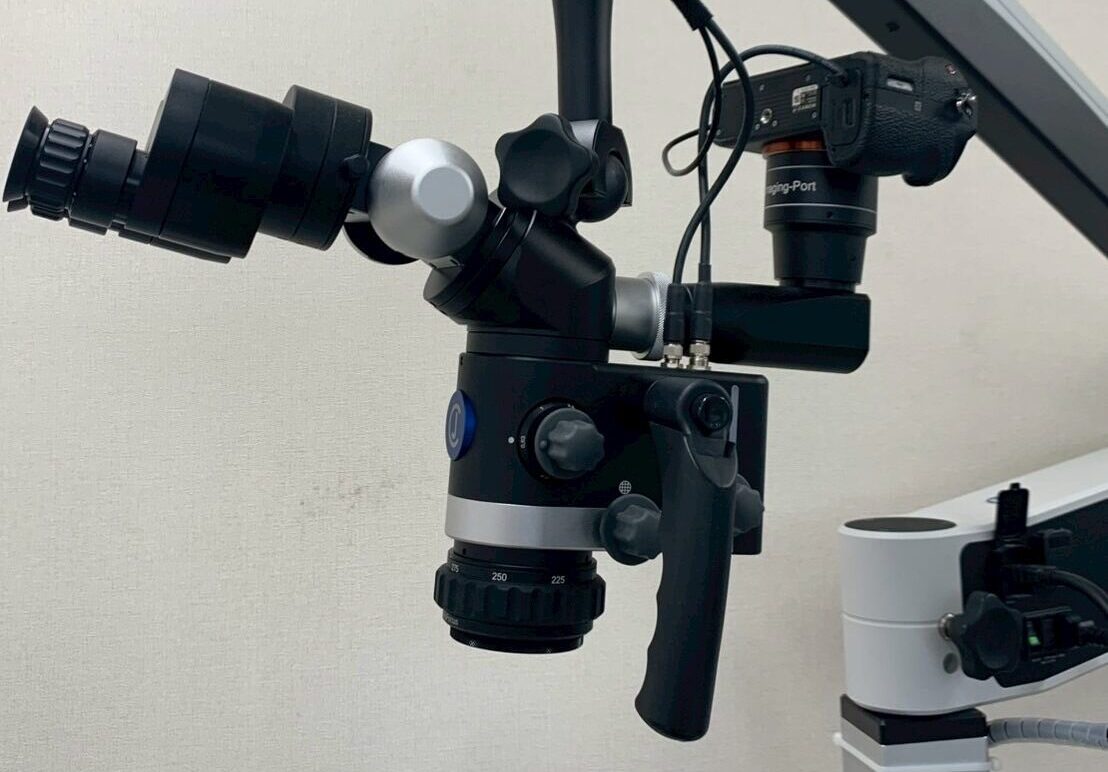 歯科用顕微鏡（マイクロスコープ）