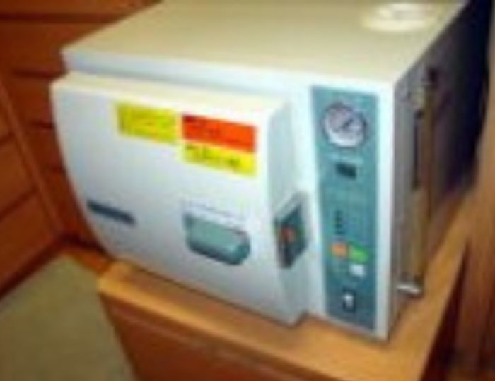 オートクレーブ(高圧蒸気滅菌器)