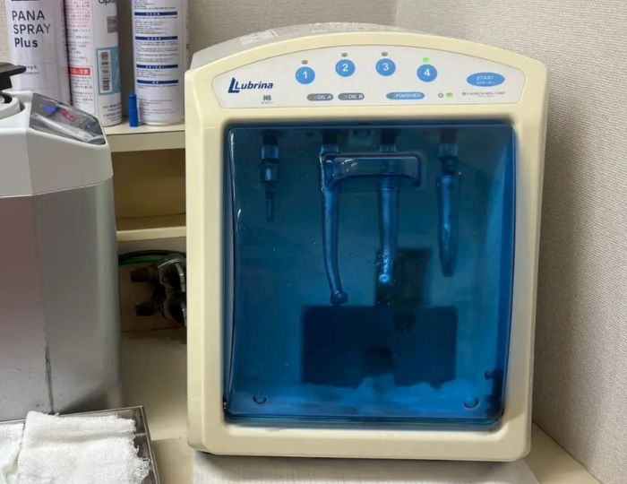 Lubrina（ハンドピース自動洗浄・注油装置）